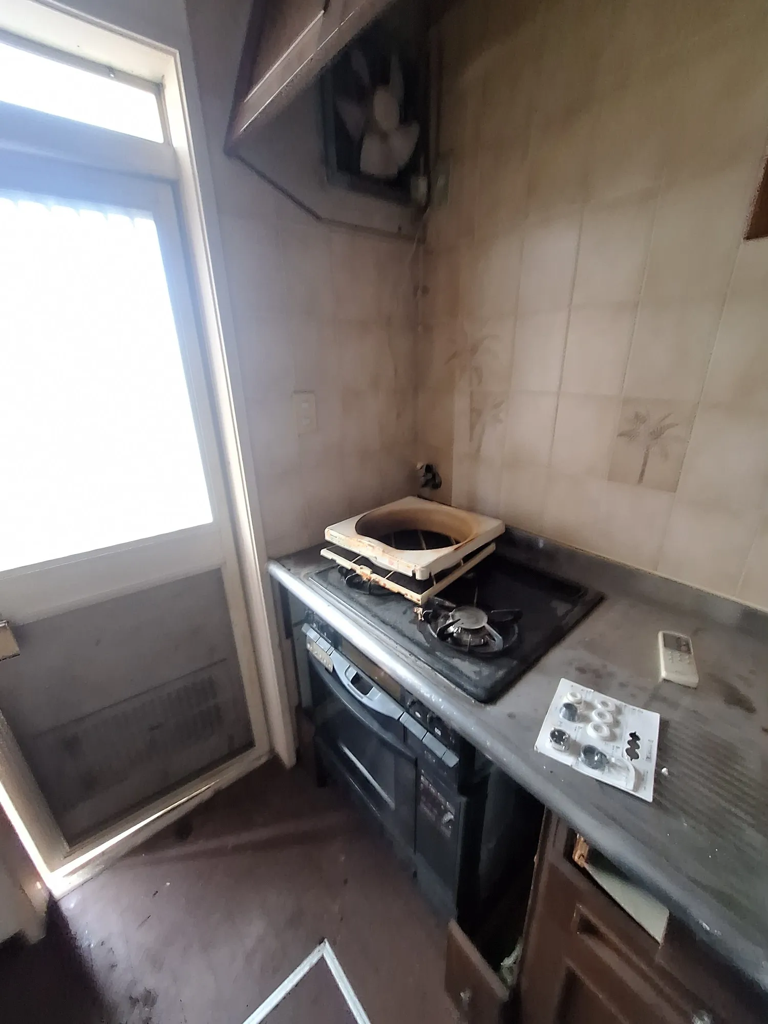 キッチンコンロのリフォーム前 