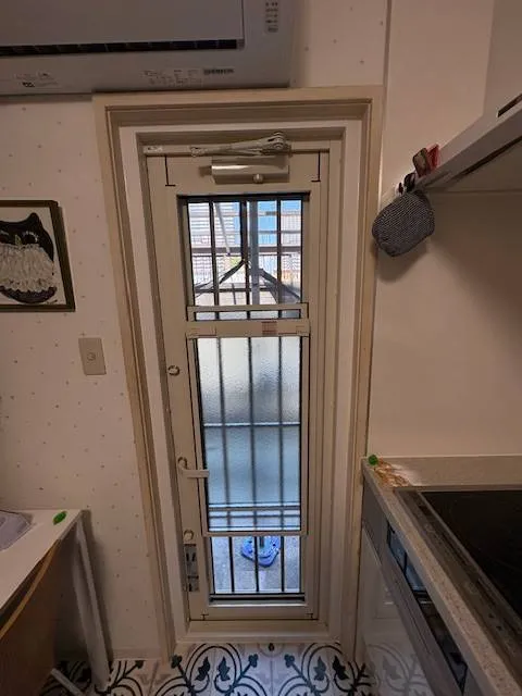 勝手口ドアのリフォーム後