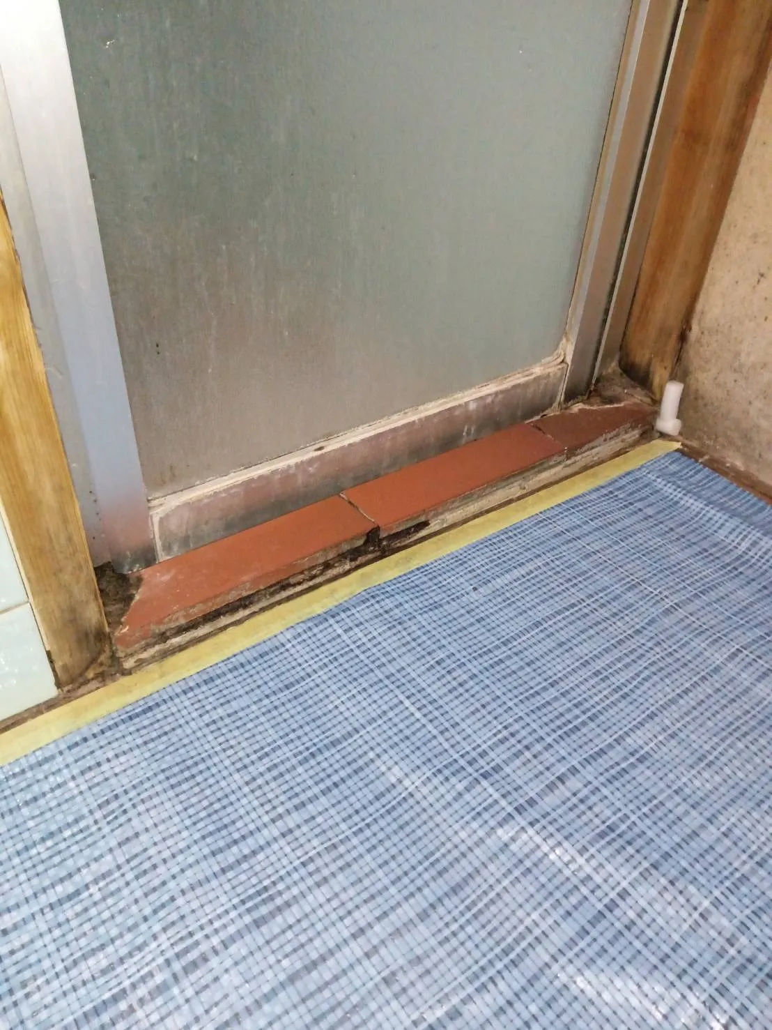 工事前の脱衣所からの様子